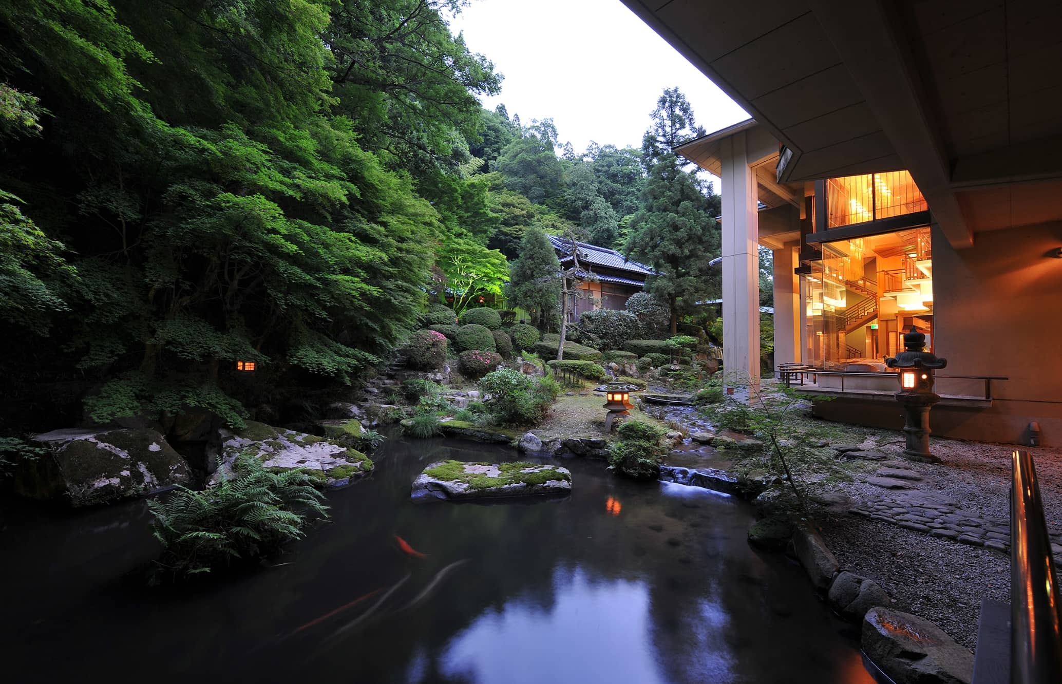 依山楼岩崎庭園「依水苑」