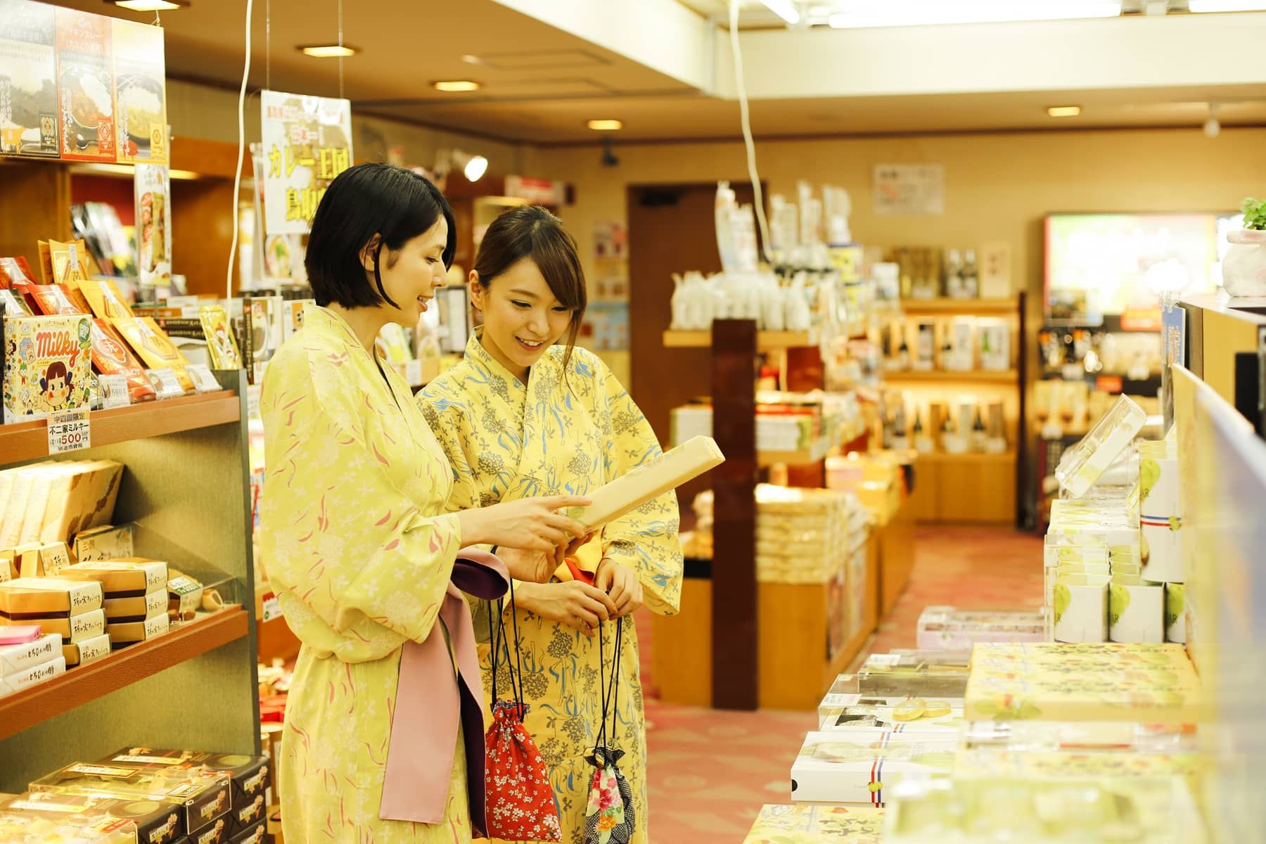 売店「山陰土産」
