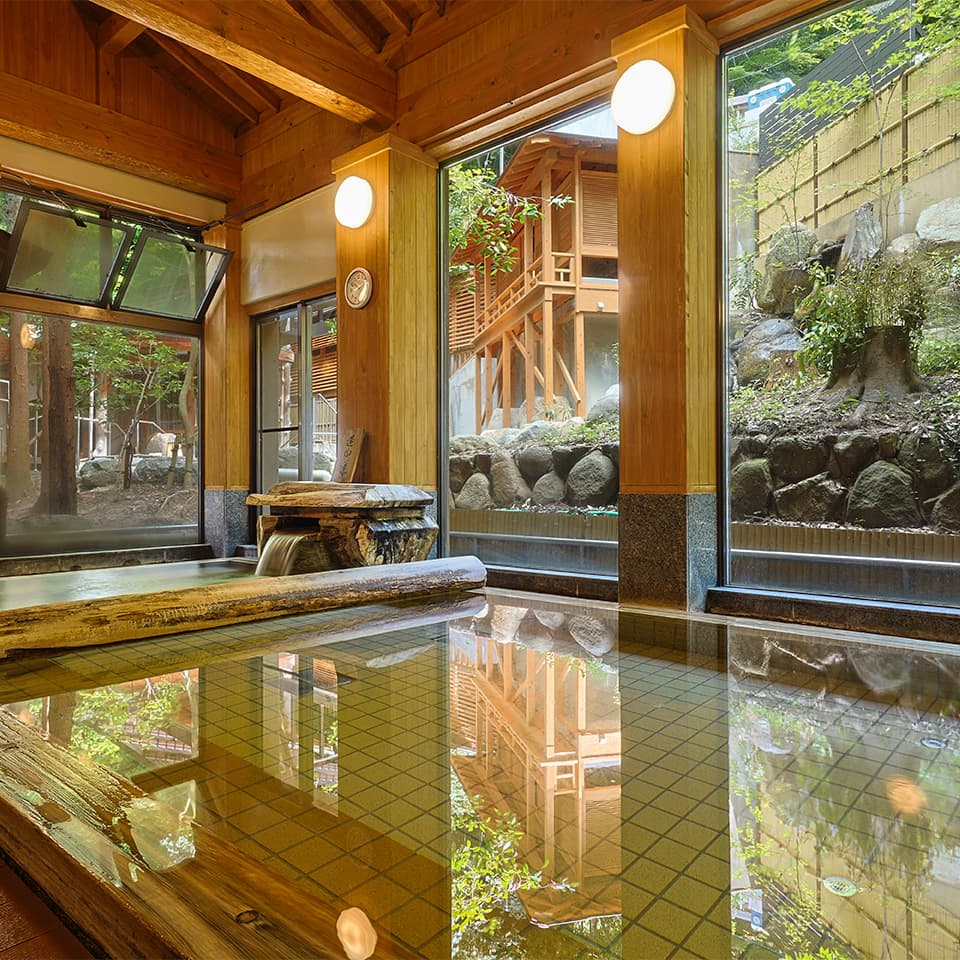 左の湯　逢山の湯　大浴場