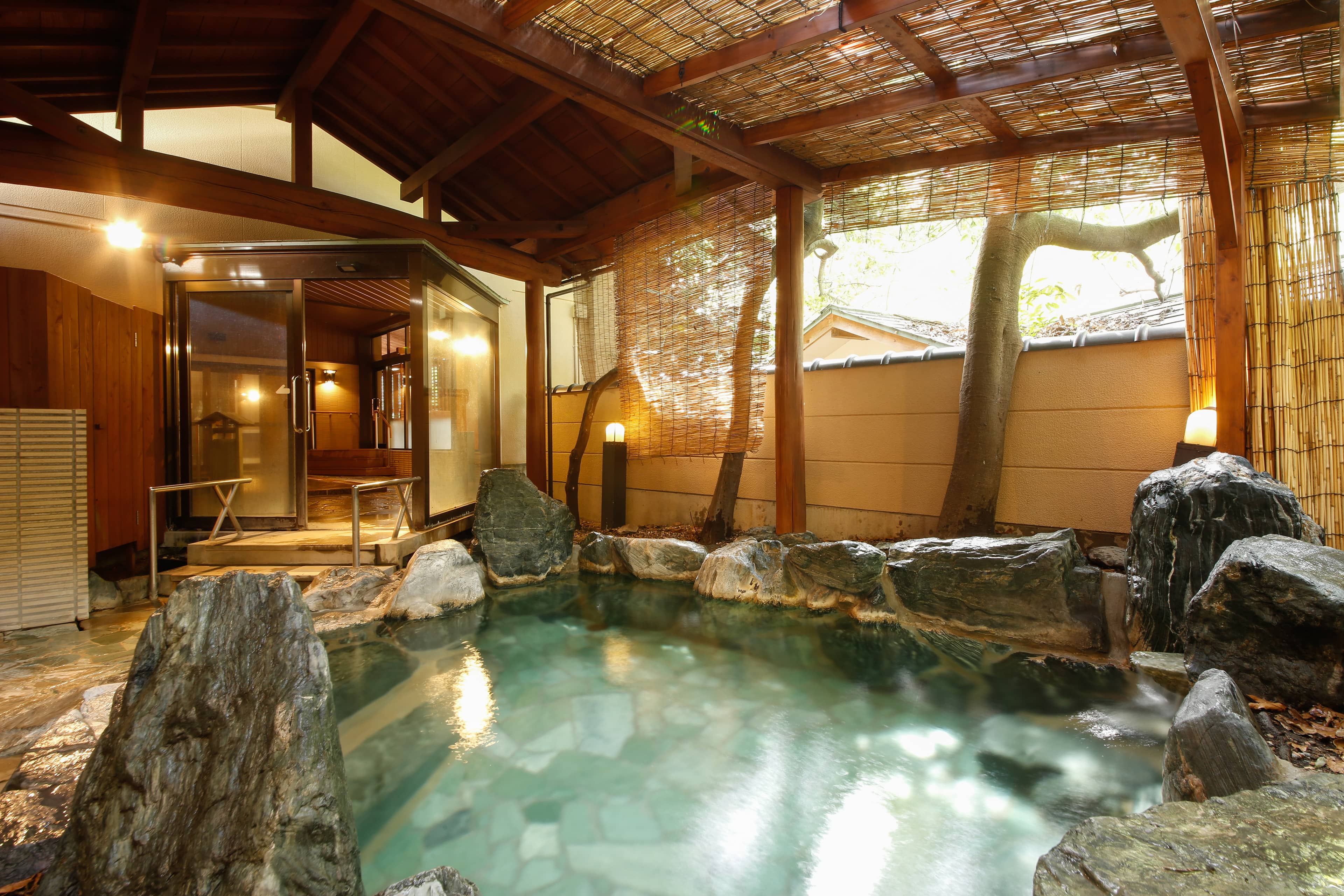 温泉 ONSEN