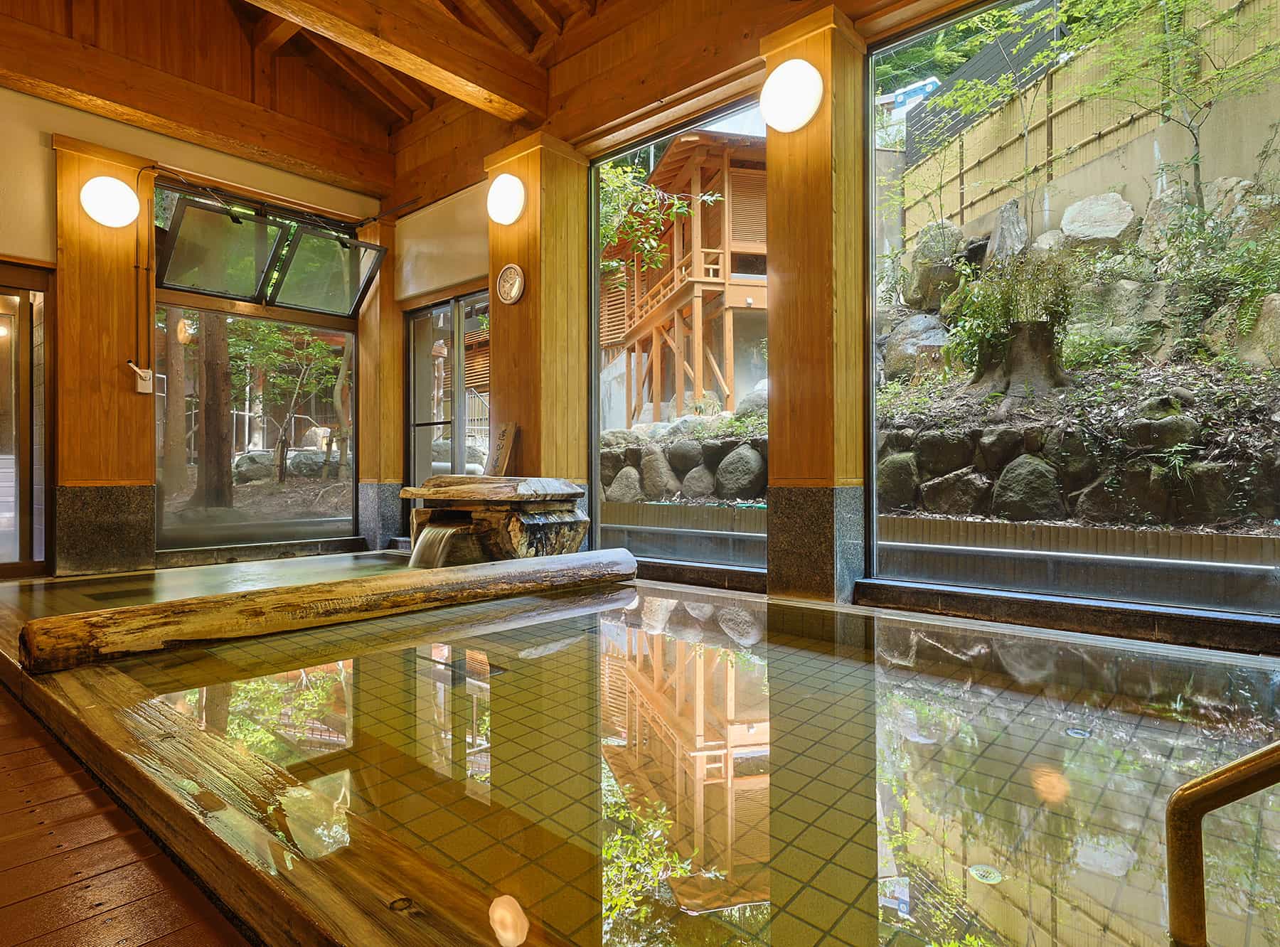 大浴場「逢山の湯」