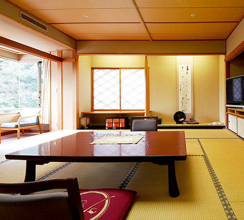 Premium guest rooms : Royal Suite ”Sakuragawa”, Executive Suite “Otowa” “Kuretake”