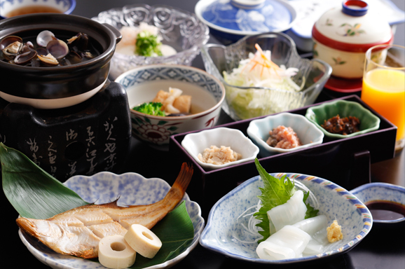 地元の食材を使用したこだわりの朝食 Specialty Breakfast